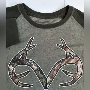 REALTREE Men's XL Camo Antler Green Colorblock Long Sleeve Crew‎ Neck Tee Shirt